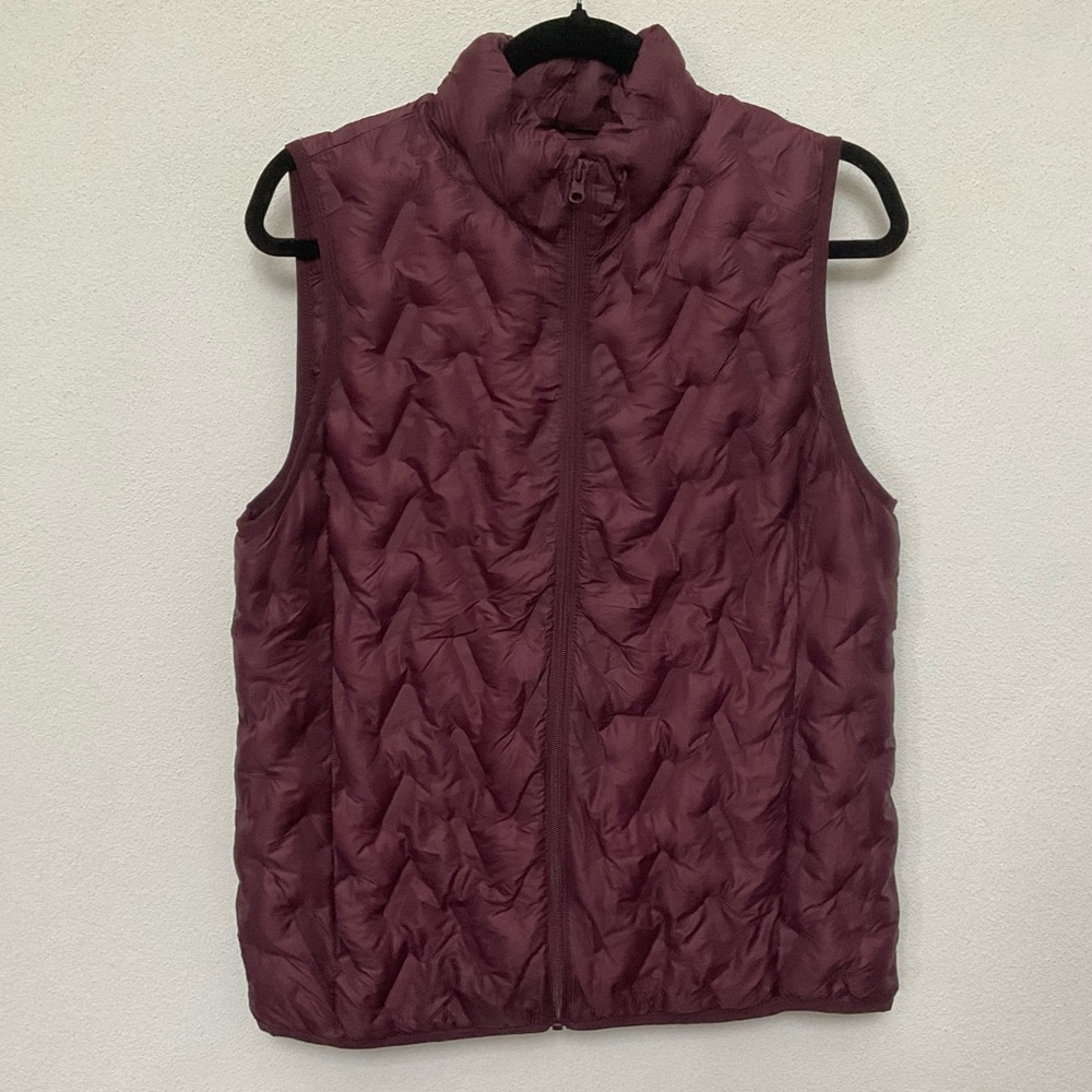Tangerine Burgundy Wine Quilted Slim Vest Size Medium Outdoor Fall Winter